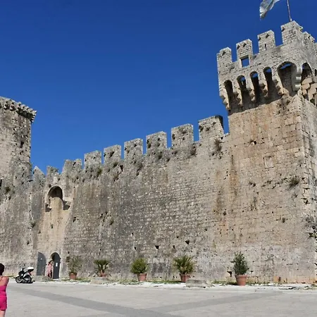 Διαμέρισμα D&a Τρογκίρ